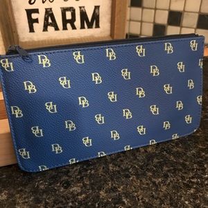 Dooney & Bourke wallet